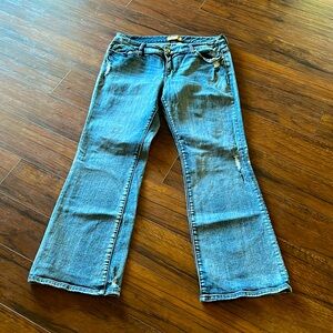 Sevens distressed jeans. Size 16. 32 X 32 great condition